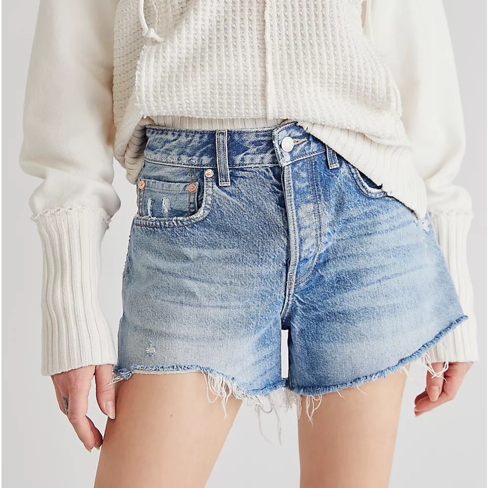 • we the free good times relaxed shorts •